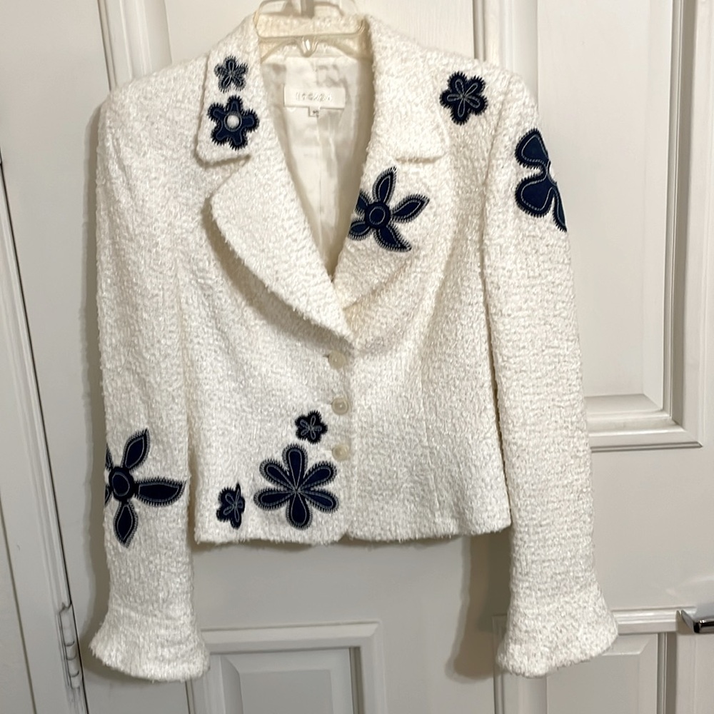 Escada lightweight summer Boucle w Blue Appliqué Jacket sz 6